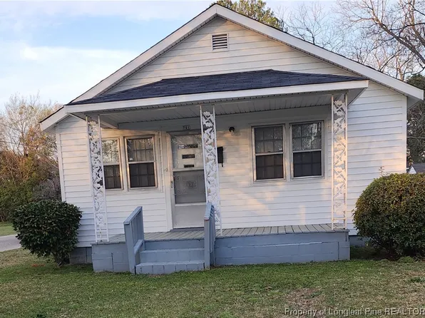 701 E Harnett St, Dunn, NC 28334