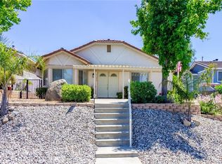 31044 Emperor Dr, Canyon Lake, CA 92587