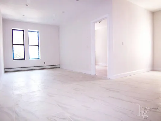 Rented by Hecht Group | media 4