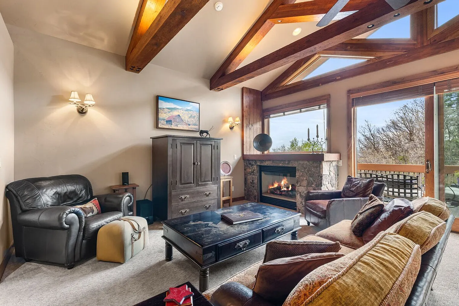 4 bed, 3.5 bath, $7,368 — Photo 1