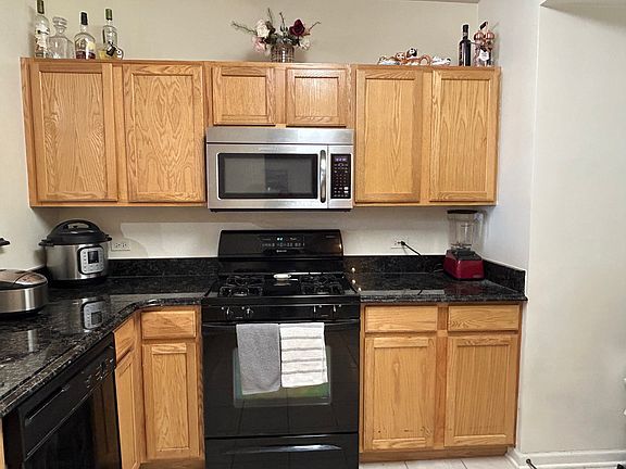4th image of 470 W Mahogany Ct Unit 504