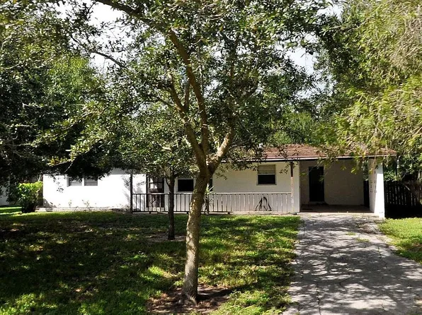 2311 Oak Dr, Fort Pierce, FL 34949