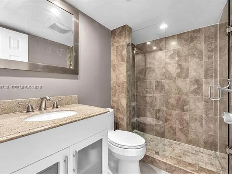 2401 Collins Ave #1807 — Photo 8