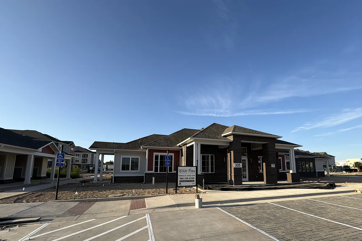 Building Photo - White Pines Apartment Homes