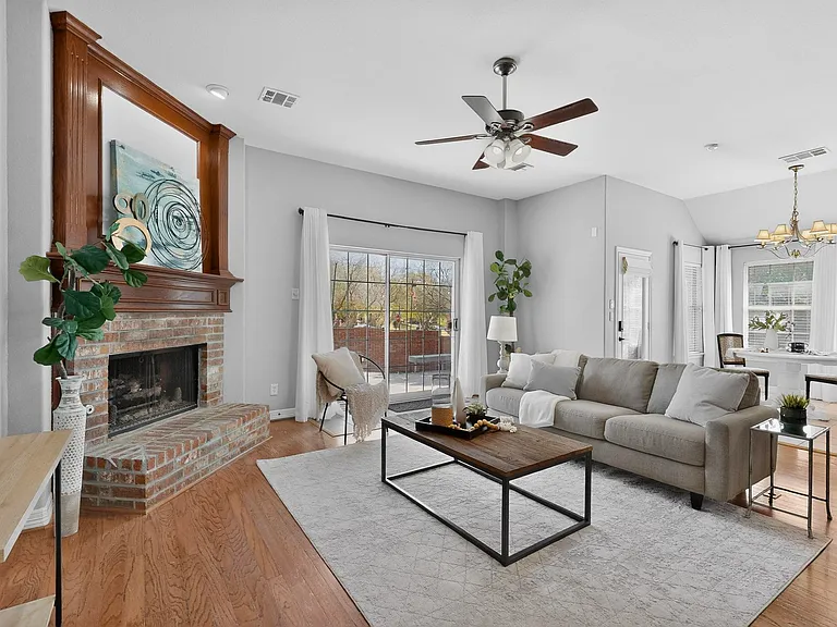 100 Shumard Ct — Photo 9