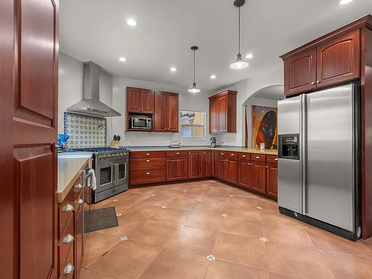 8302 S Sepulveda Blvd — Photo 86