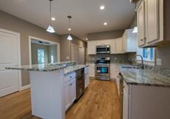 4th image of 2057 South St