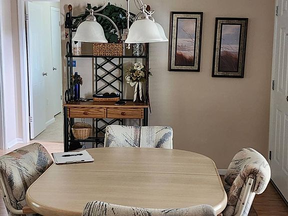 5th image of 15901 Sandy Point Dr #283