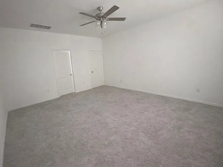208 Eagle Lake Dr — Photo 4