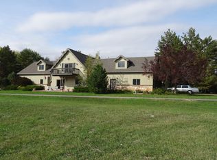 676 Palm Beach Rd, Dickinson, ND 58601