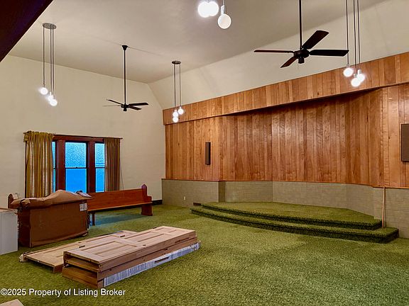 4th image of 105 3rd Ave SE