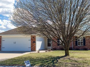 714 Covey Ct, Moberly, MO 65270