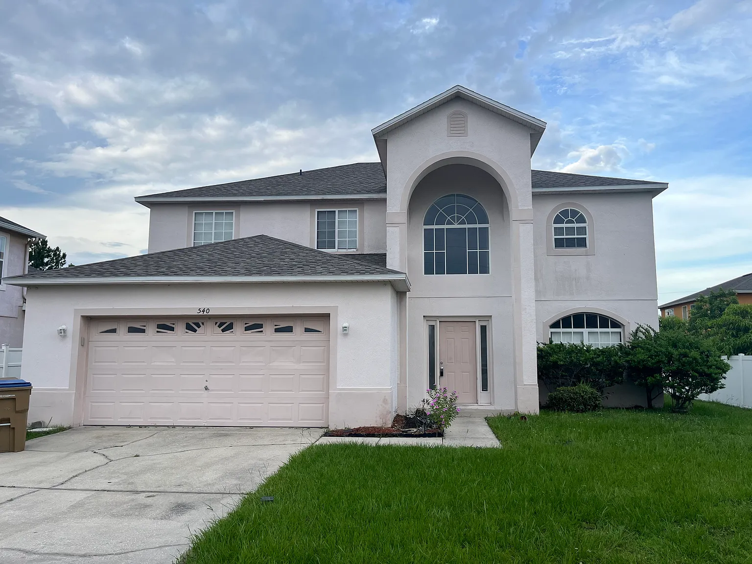 4 bed, 2777 sqft, $2,400 — Photo 2