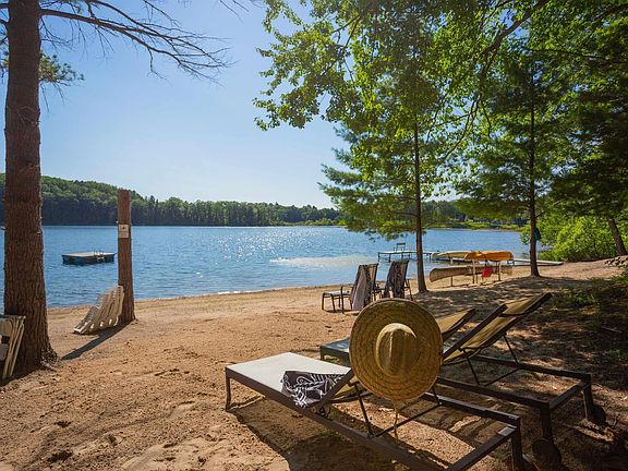 3rd image of 7103 Lake View Rdg