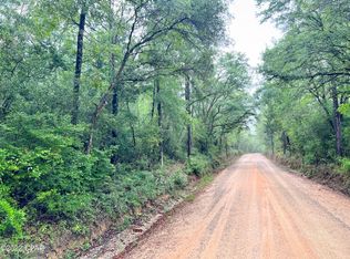 Harcus Rd, Caryville, FL 32427