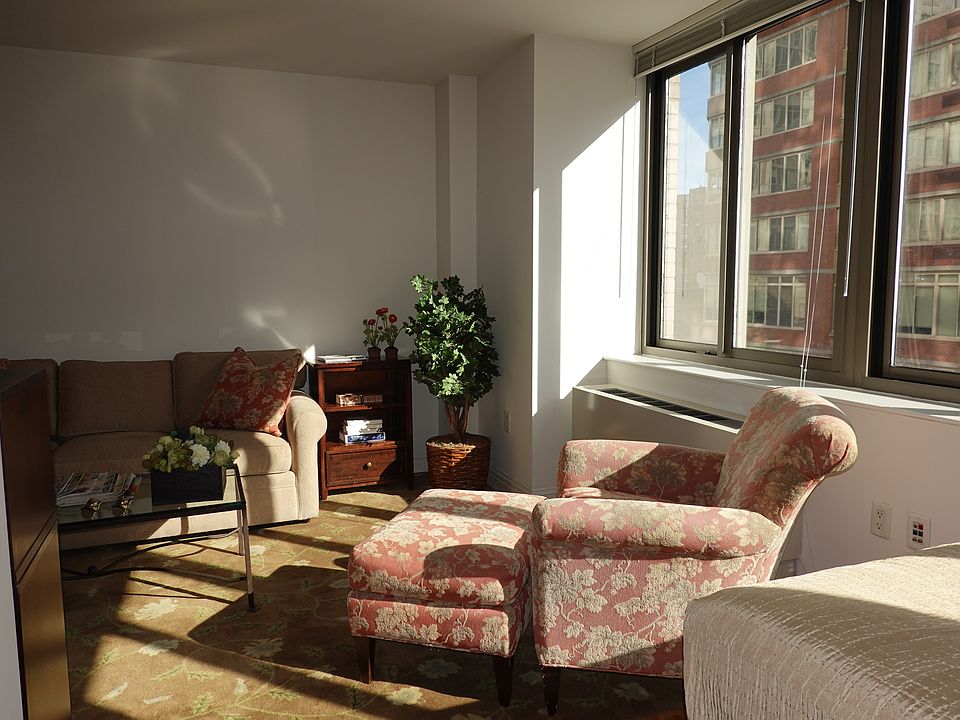 1st image of 1500 Lexington Ave APT 8F