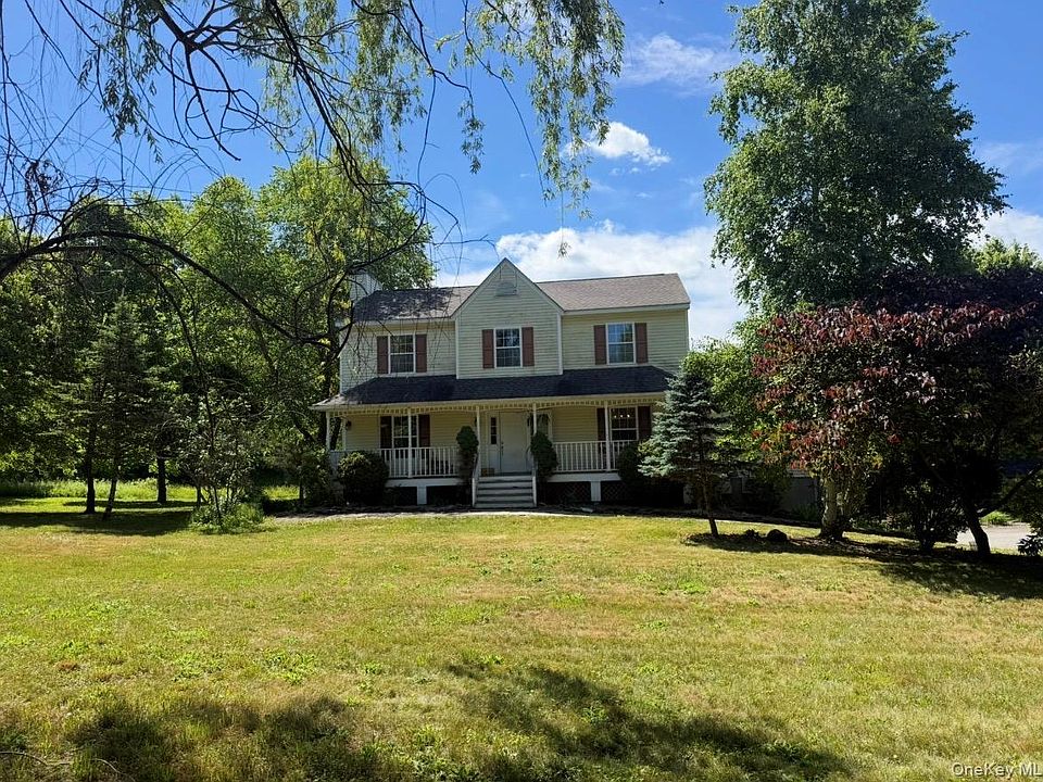 1st image of 28 Church Farm Road