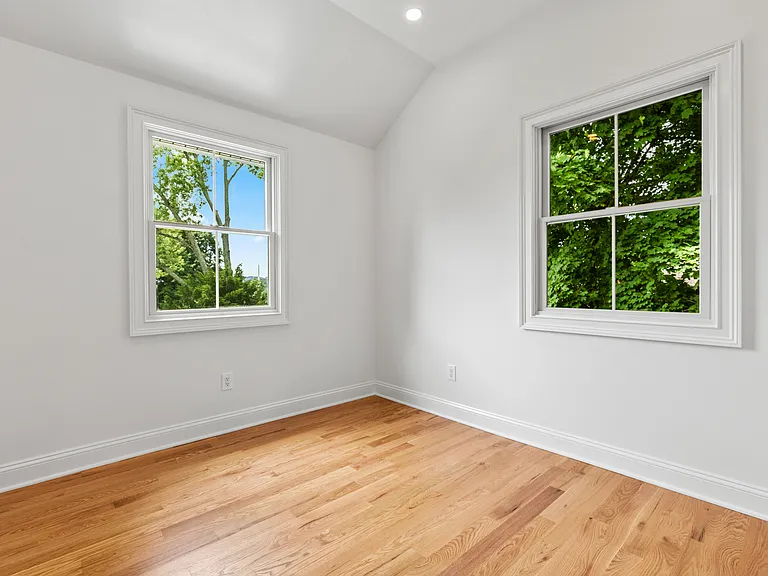 43 Franklin Ave #2 — Photo 10