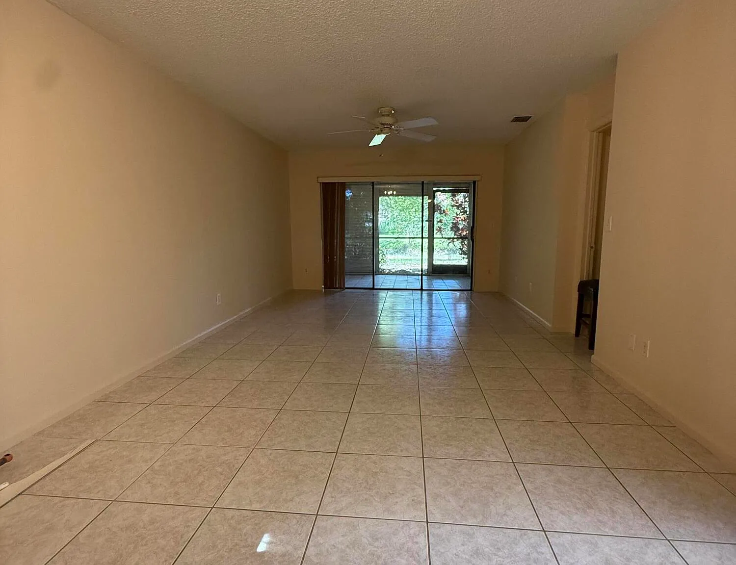 3 bed, 2.0 bath, 1212 sqft, $2,600 — Photo 3