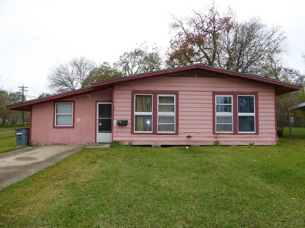 217 Magnolia St, Lake Jackson, TX 77566