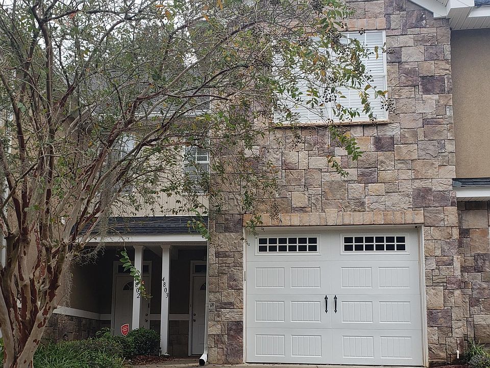 Exterior Front Entry