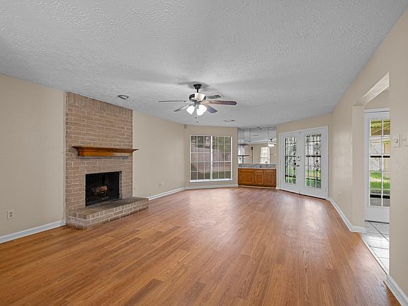 4th image of 4131 Club Valley Dr