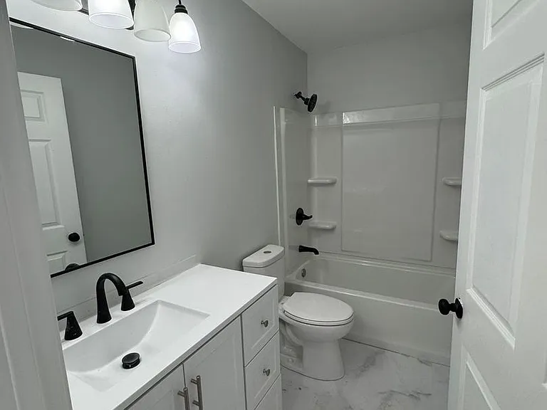 536 Stockton St — Photo 8