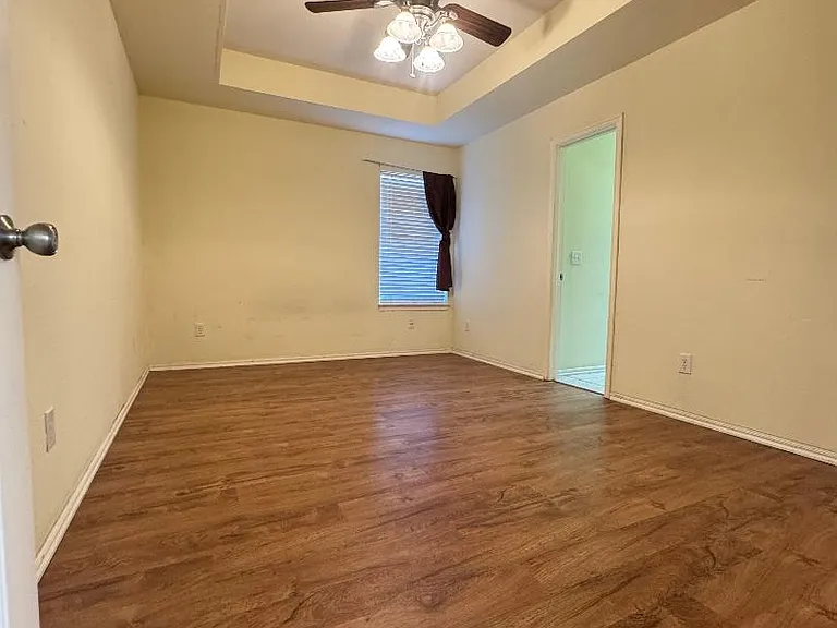 8016 S Klein Ave — Photo 8