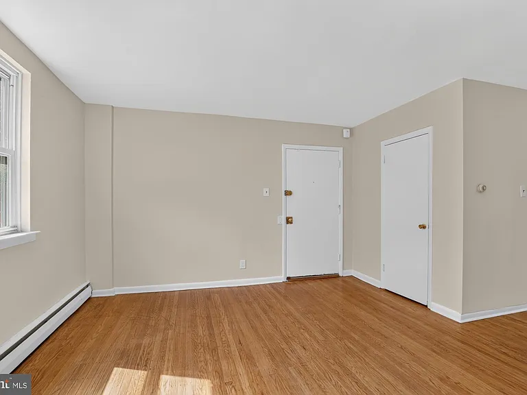 5990 Henry Ave #2 — Photo 8
