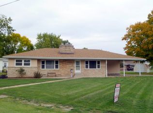 401 N West St, Carlinville, IL