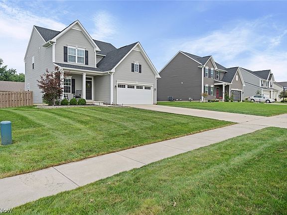3rd image of 524 Oliver Way