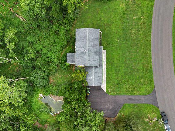 5th image of 112 Beaumont Dr