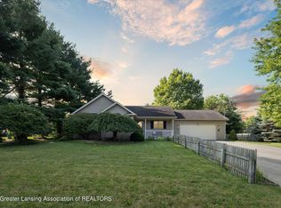 205 Meadowdale Ln, Perry, MI 48872