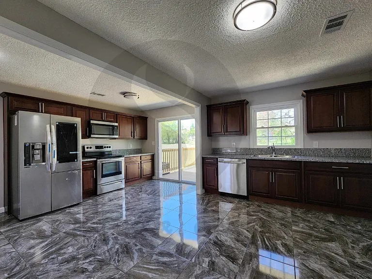 2602 Lake Harbin Rd — Photo 7