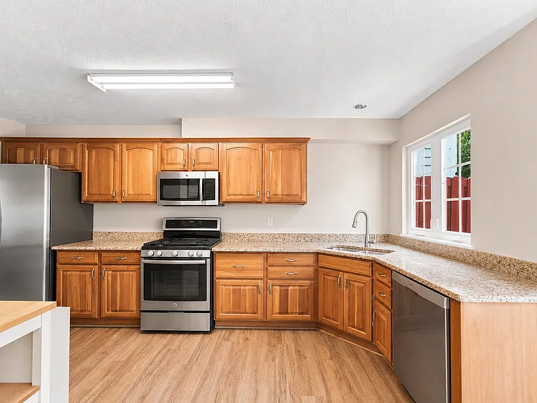 634 Village Green Blvd E — Photo 5