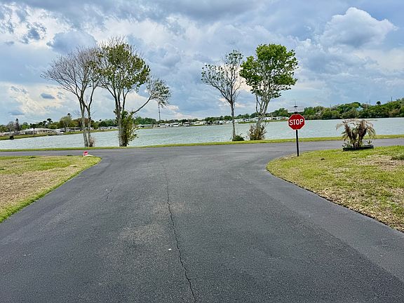 2nd image of 919 Reed Canal Rd #417