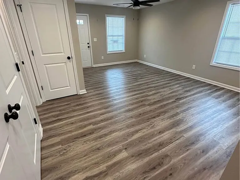 406 Sanderson Dr — Photo 4