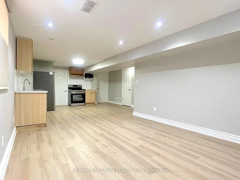 365 Mississauga Valley Blvd #LOWER — Photo 9
