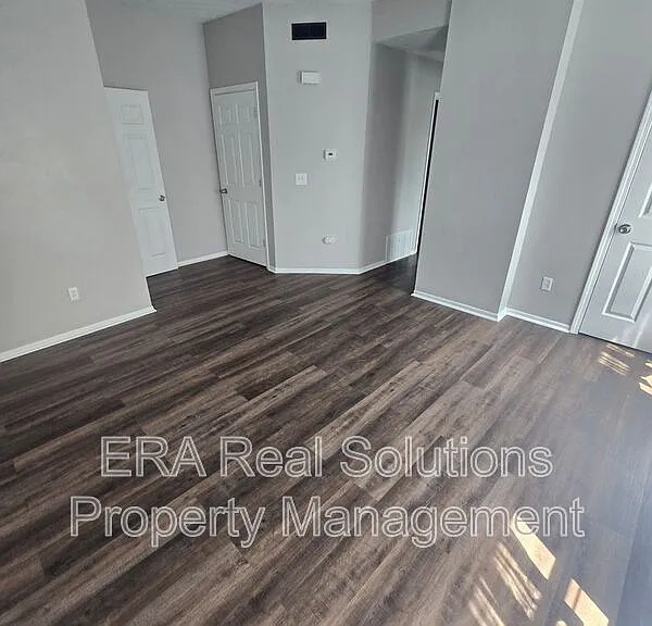 170 S Highland Ave — Photo 5