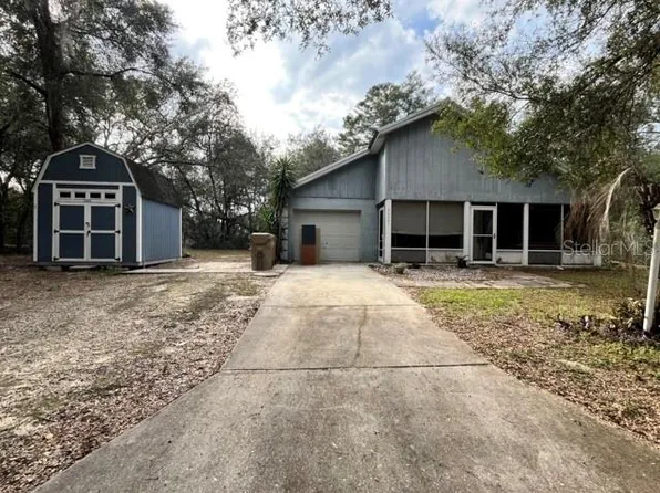 40201 Oakridge Dr, Lady Lake, FL 32159