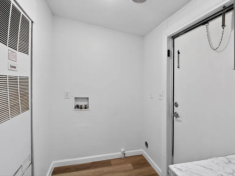1134 Robinson Ave — Photo 27