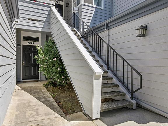 5th image of 1741 Parkview Green Cir