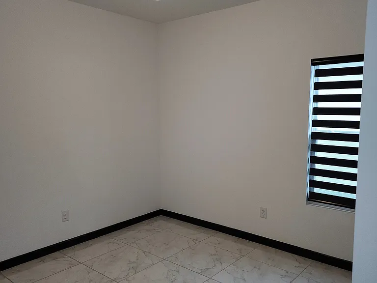 906 N Woodson Ave #1 — Photo 4