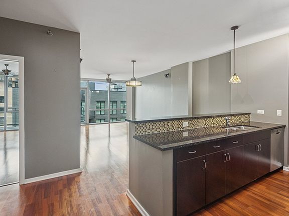 2nd image of 125 S Green St APT 709A