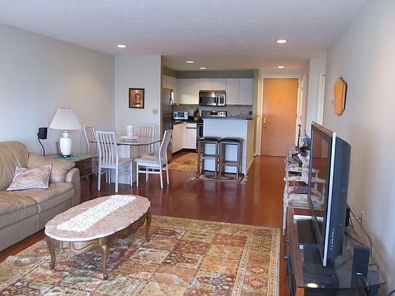 3rd image of 1001 Marina Dr APT 413