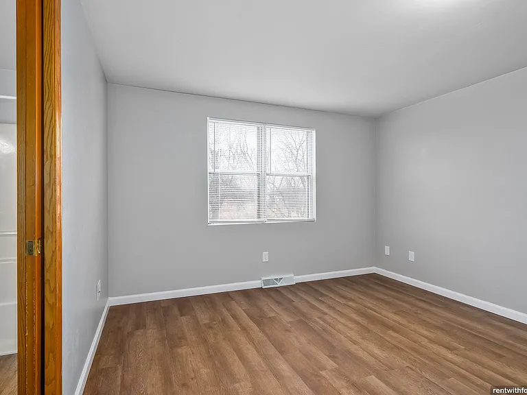 3835 E River Dr — Photo 7