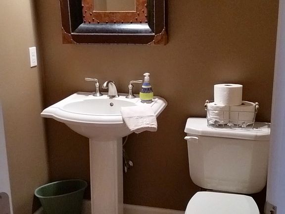 1/2 Bath