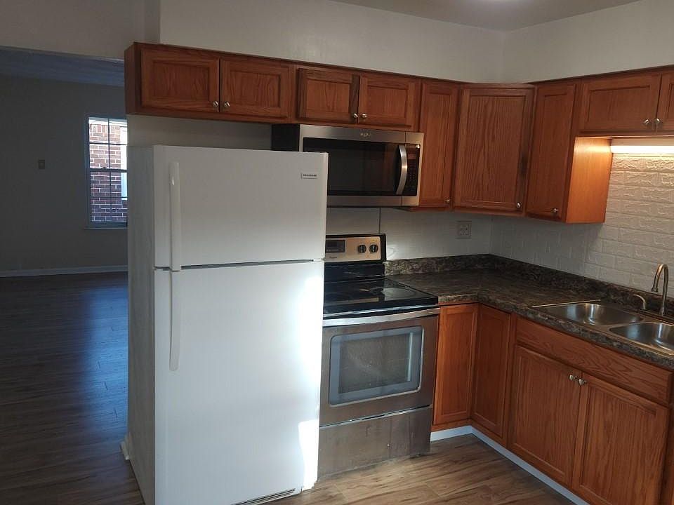 1st image of 1706 Selden Ave