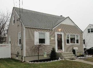 314 Ferndale Ct, Copiague, NY 11726