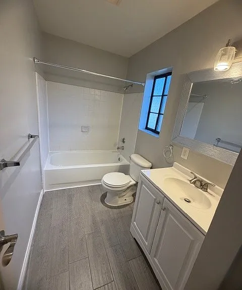 18435 Keswick St #13 — Photo 19